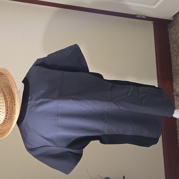 Scrub top - Picture 2 of 11